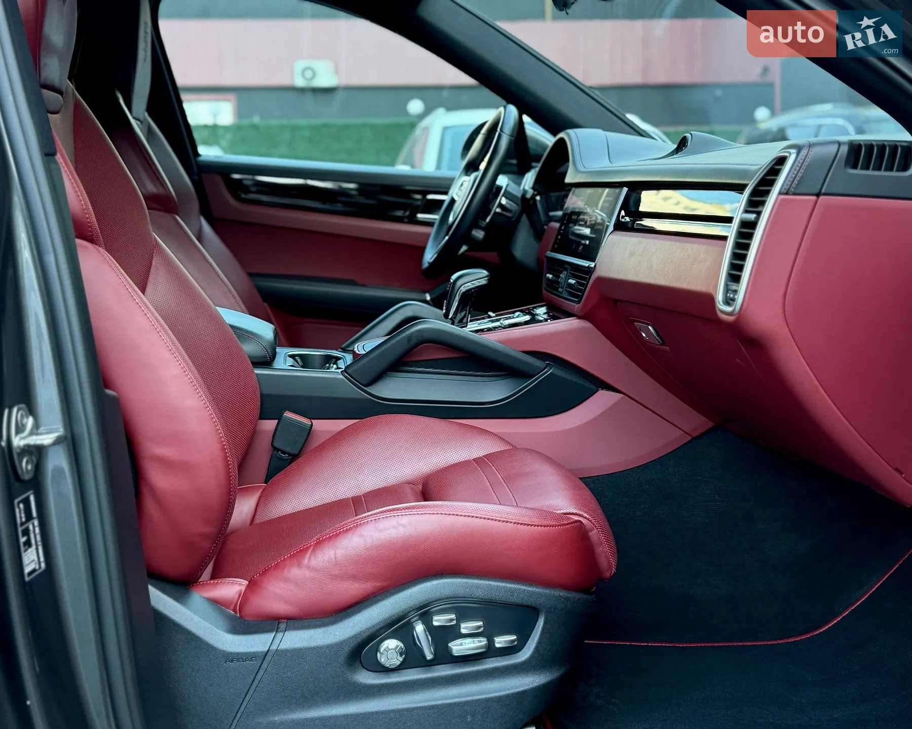 2019 Porsche Cayenne Coupe - мініатюра 16