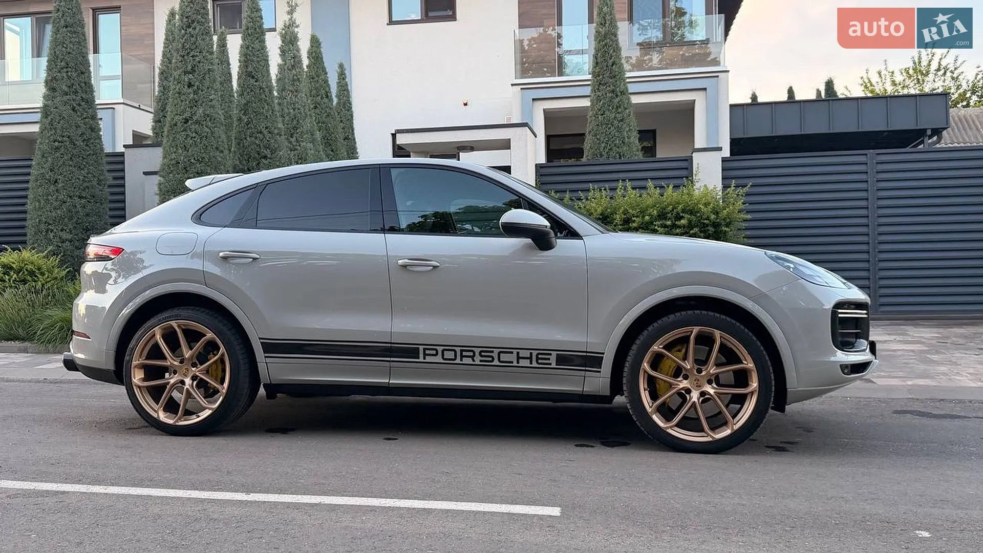 2022 Porsche Cayenne Coupe - мініатюра 8