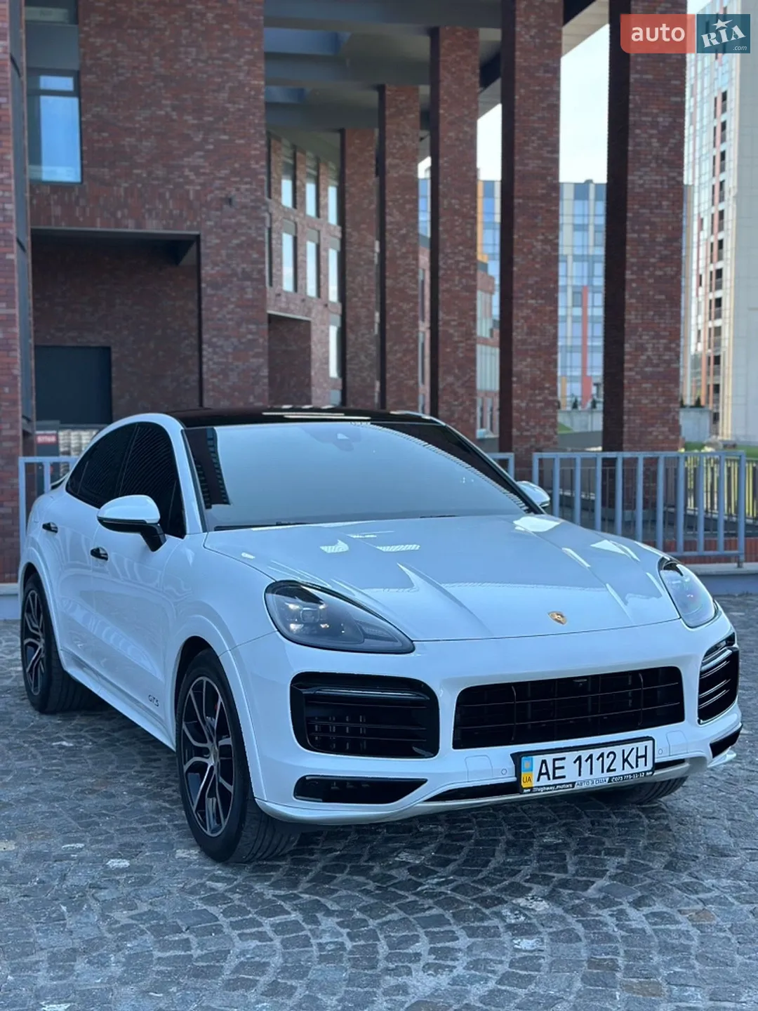 2020 Porsche Cayenne Coupe - мініатюра 4