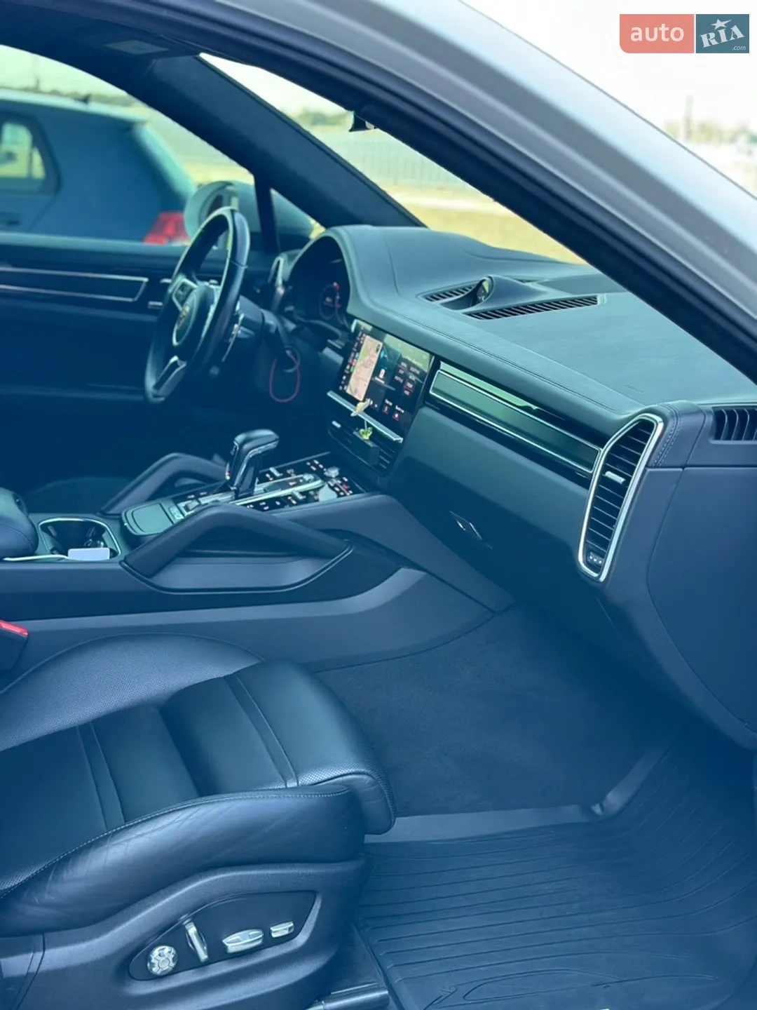 2020 Porsche Cayenne Coupe - мініатюра 20