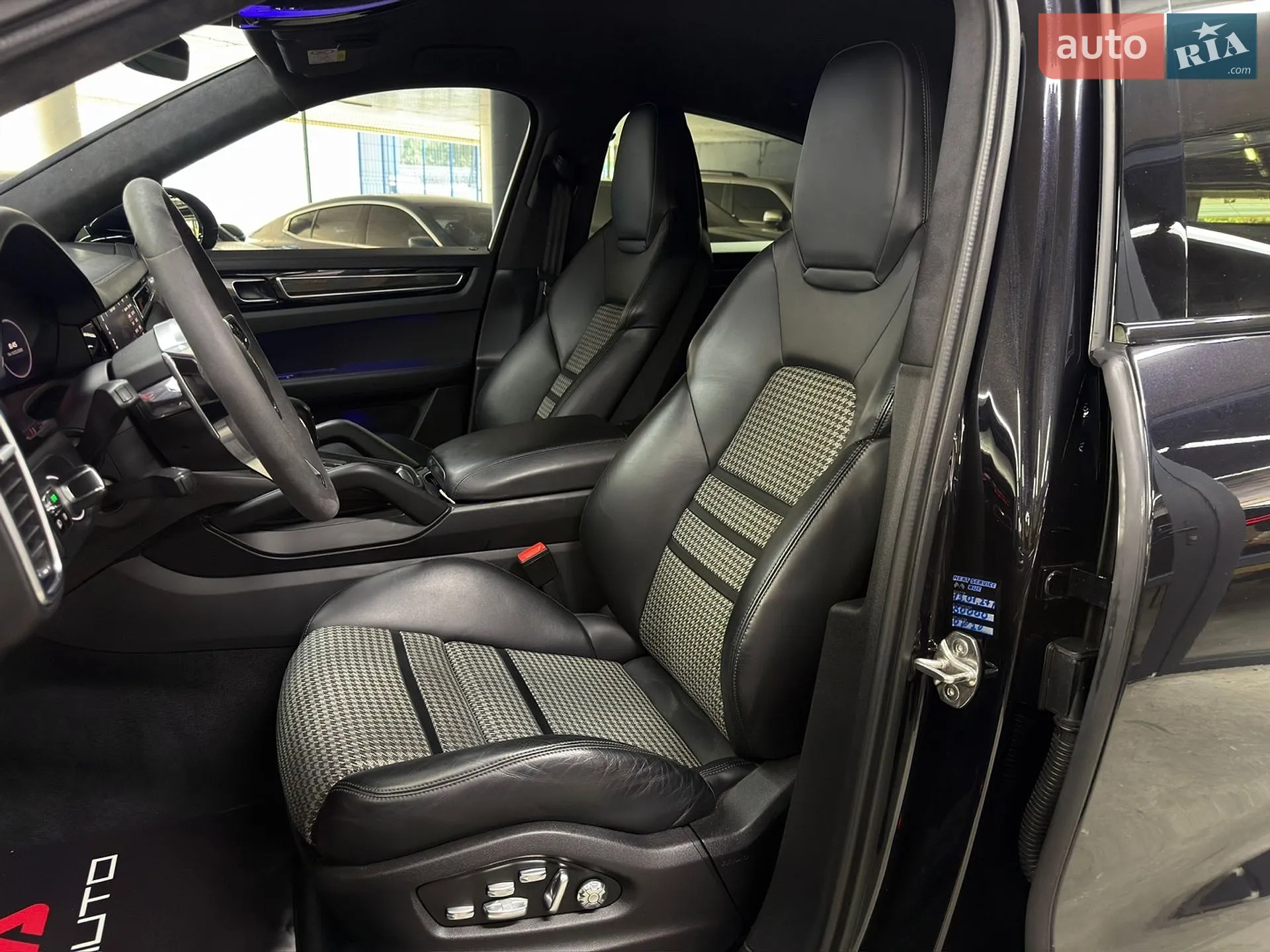 2020 Porsche Cayenne Coupe - мініатюра 20