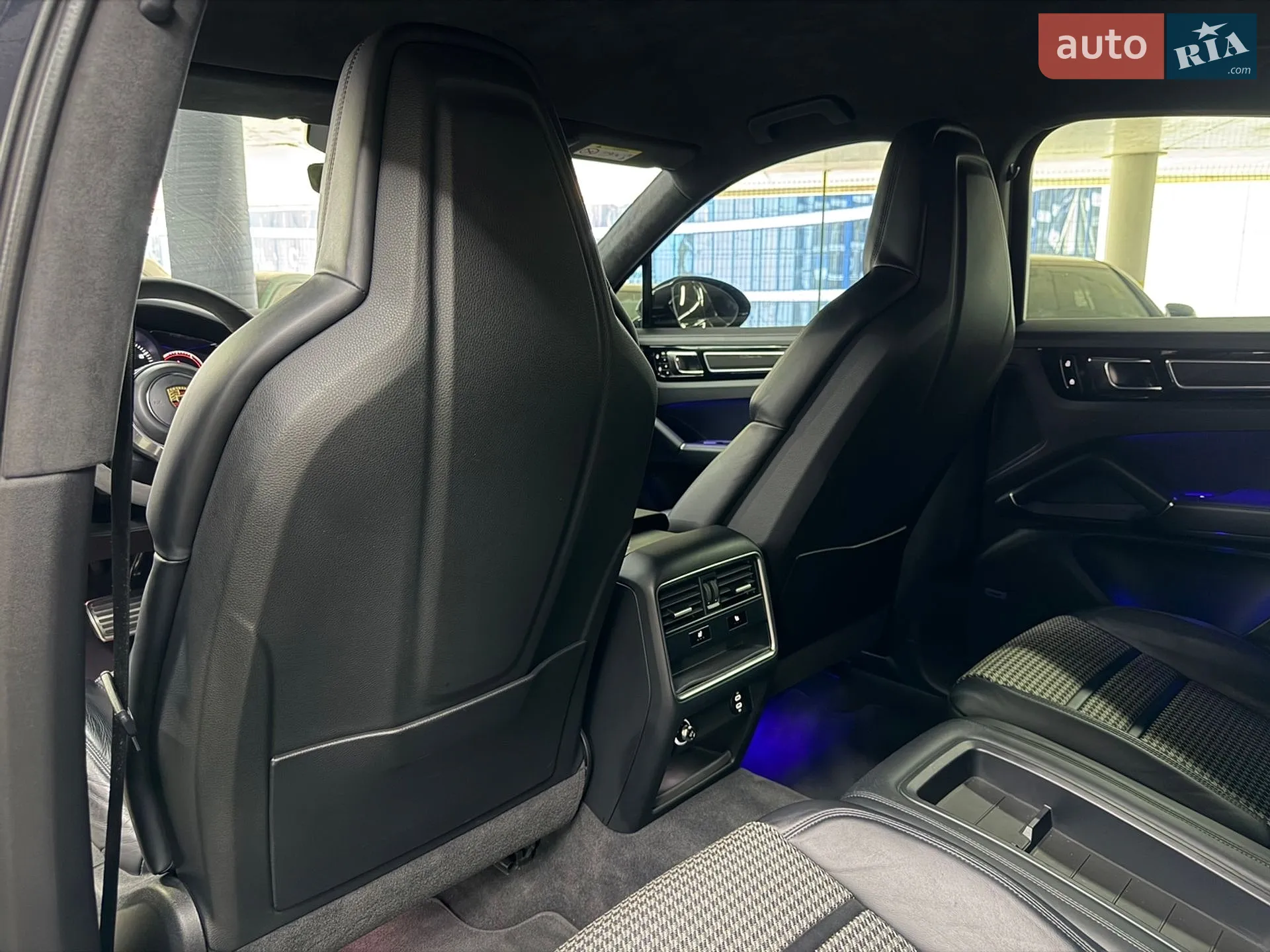 2020 Porsche Cayenne Coupe - мініатюра 25
