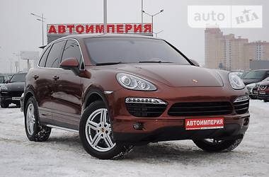 Внедорожник / Кроссовер Porsche Cayenne 2014 в Киеве