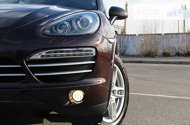 Внедорожник / Кроссовер Porsche Cayenne 2014 в Киеве