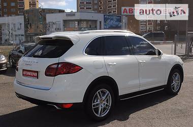 Внедорожник / Кроссовер Porsche Cayenne 2012 в Киеве