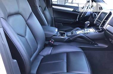 Позашляховик / Кросовер Porsche Cayenne 2011 в 