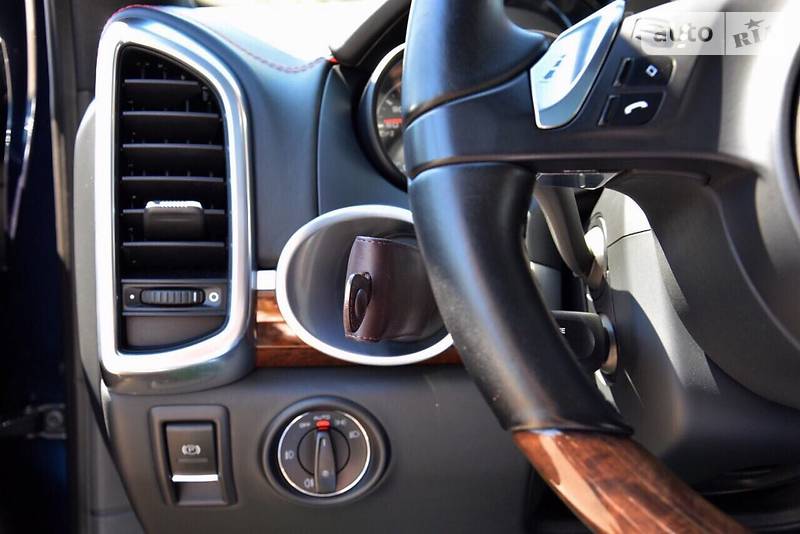 Позашляховик / Кросовер Porsche Cayenne 2013 в Одесі