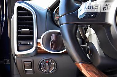 Позашляховик / Кросовер Porsche Cayenne 2013 в 