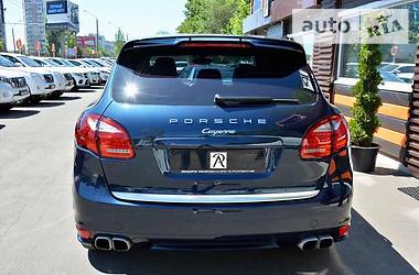 Позашляховик / Кросовер Porsche Cayenne 2013 в 