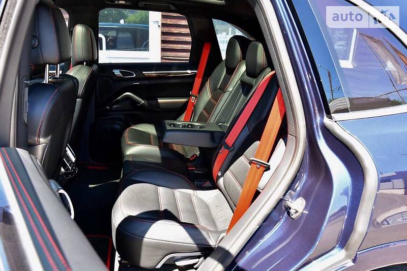 Позашляховик / Кросовер Porsche Cayenne 2013 в Одесі