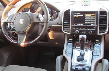 Внедорожник / Кроссовер Porsche Cayenne 2012 в Киеве