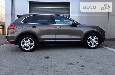 Внедорожник / Кроссовер Porsche Cayenne 2012 в Киеве