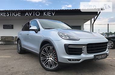 Внедорожник / Кроссовер Porsche Cayenne 2015 в Киеве