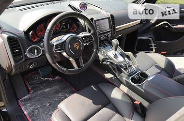 Позашляховик / Кросовер Porsche Cayenne 2016 в 