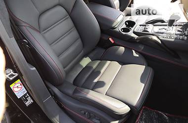 Позашляховик / Кросовер Porsche Cayenne 2016 в 