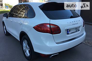 Позашляховик / Кросовер Porsche Cayenne 2012 в Харкові