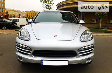 Позашляховик / Кросовер Porsche Cayenne 2011 в Києві