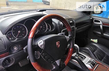 Внедорожник / Кроссовер Porsche Cayenne 2004 в 