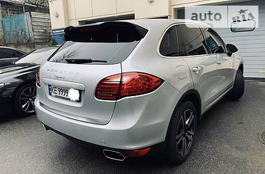 Внедорожник / Кроссовер Porsche Cayenne 2012 в 