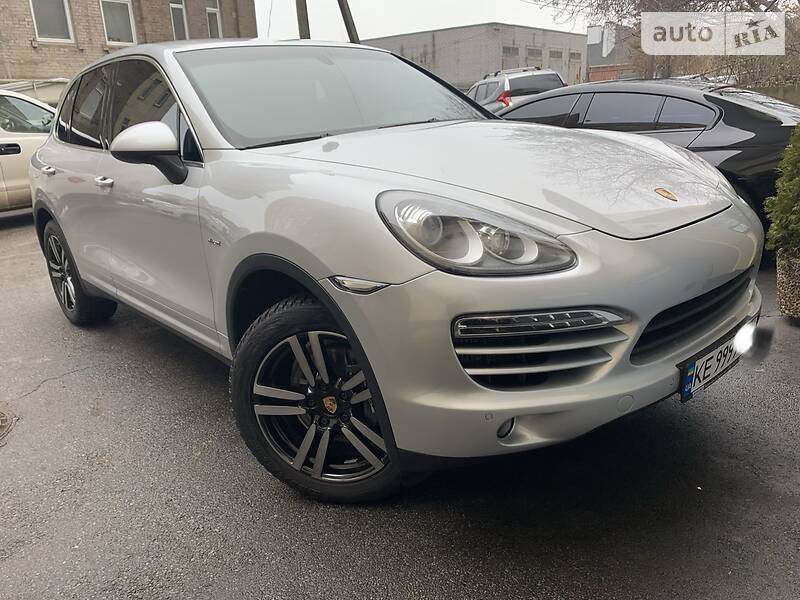 Внедорожник / Кроссовер Porsche Cayenne 2012 в 