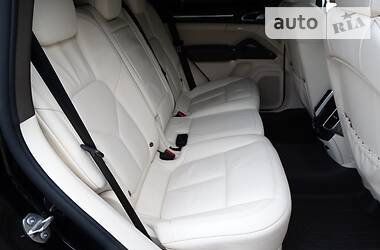 Внедорожник / Кроссовер Porsche Cayenne 2011 в 