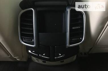 Внедорожник / Кроссовер Porsche Cayenne 2011 в 