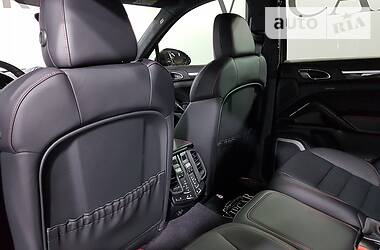 Внедорожник / Кроссовер Porsche Cayenne 2017 в 