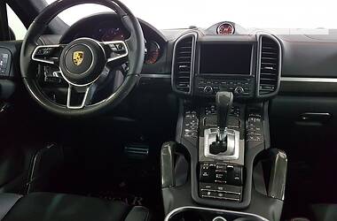 Внедорожник / Кроссовер Porsche Cayenne 2017 в 