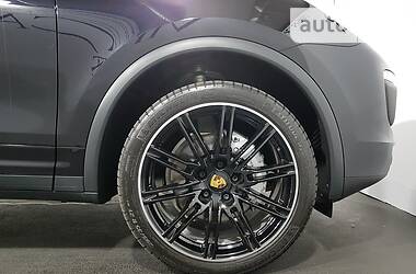 Внедорожник / Кроссовер Porsche Cayenne 2017 в 