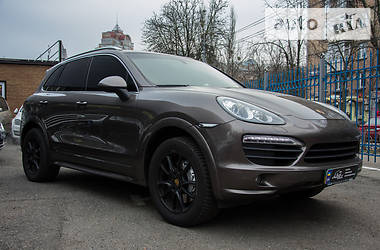 Внедорожник / Кроссовер Porsche Cayenne 2010 в 