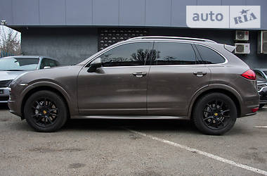 Внедорожник / Кроссовер Porsche Cayenne 2010 в 