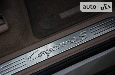 Внедорожник / Кроссовер Porsche Cayenne 2010 в 