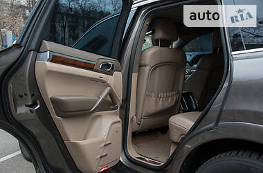 Внедорожник / Кроссовер Porsche Cayenne 2010 в 