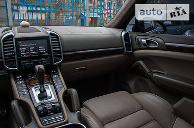 Внедорожник / Кроссовер Porsche Cayenne 2010 в 