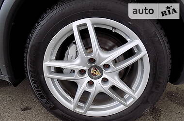 Позашляховик / Кросовер Porsche Cayenne 2010 в 