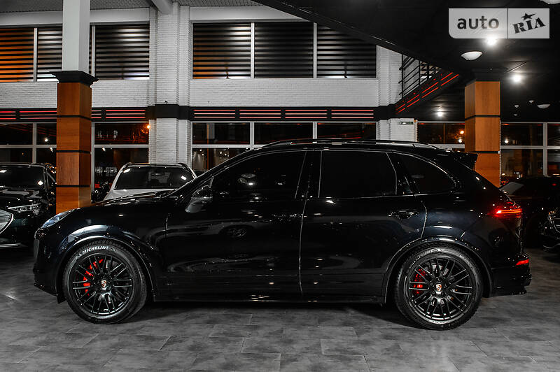 Позашляховик / Кросовер Porsche Cayenne 2017 в Одесі