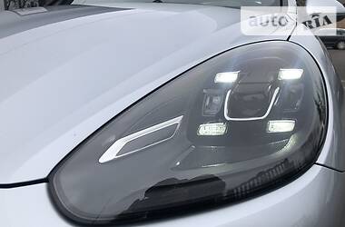 Внедорожник / Кроссовер Porsche Cayenne 2015 в 