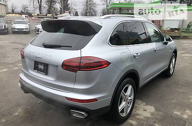 Внедорожник / Кроссовер Porsche Cayenne 2015 в 