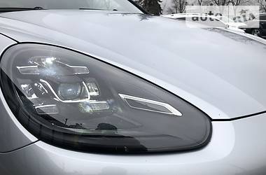 Внедорожник / Кроссовер Porsche Cayenne 2015 в 