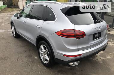 Внедорожник / Кроссовер Porsche Cayenne 2015 в 