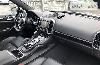 Внедорожник / Кроссовер Porsche Cayenne 2015 в 