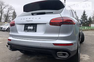 Внедорожник / Кроссовер Porsche Cayenne 2015 в 