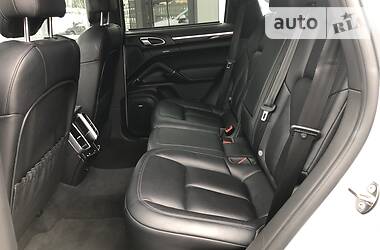 Внедорожник / Кроссовер Porsche Cayenne 2015 в 