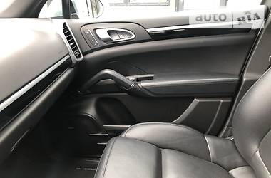 Внедорожник / Кроссовер Porsche Cayenne 2015 в 