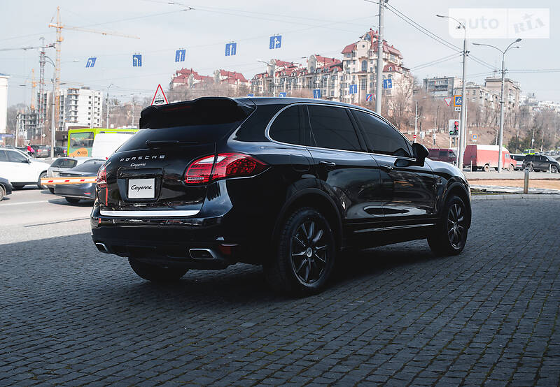 Позашляховик / Кросовер Porsche Cayenne 2013 в Харкові
