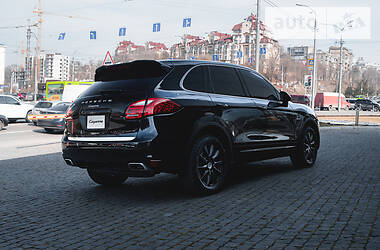 Позашляховик / Кросовер Porsche Cayenne 2013 в 