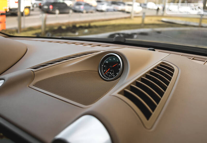 Позашляховик / Кросовер Porsche Cayenne 2013 в Харкові