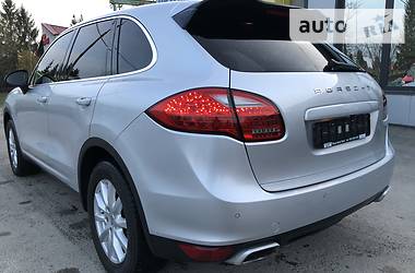 Позашляховик / Кросовер Porsche Cayenne 2013 в 