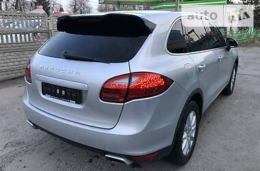Позашляховик / Кросовер Porsche Cayenne 2013 в 