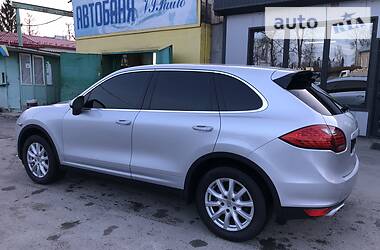 Позашляховик / Кросовер Porsche Cayenne 2013 в 